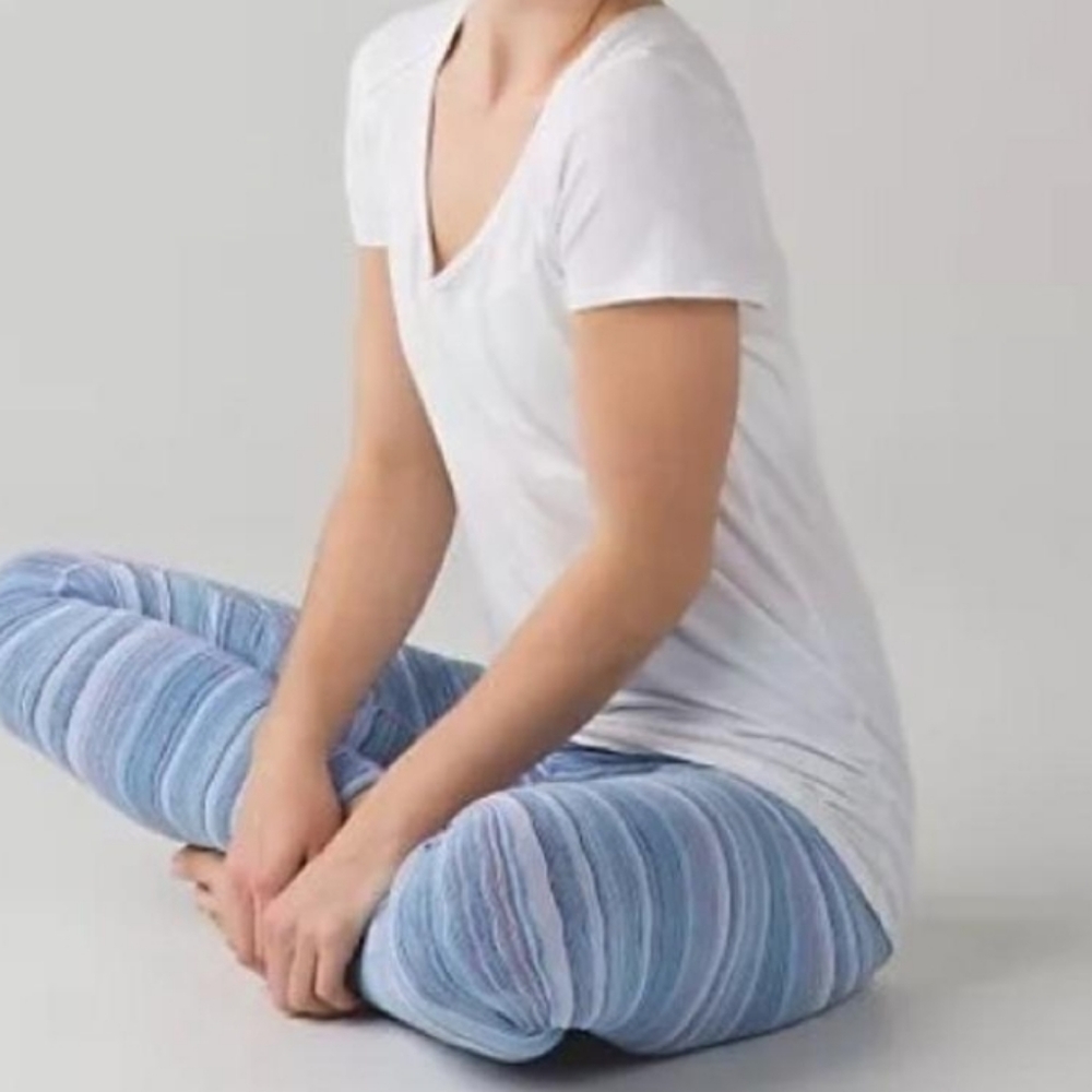 Lululemon Caspian Blue/Lilac Wave High Times Crop